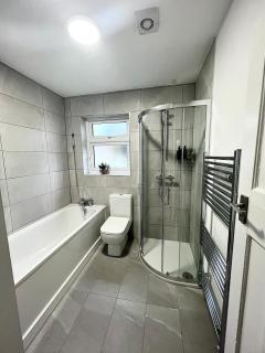 Spacious 3BR home in London with Private Parking & Garden - Merton - 7