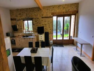 Holiday Home in Haute-Vienne near Nature Park, cleaning included - Les Salles-Lavauguyon - 1