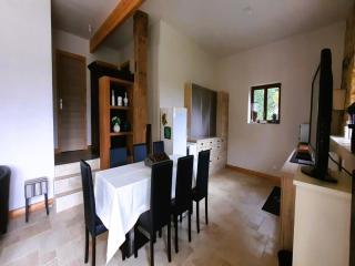 Holiday Home in Haute-Vienne near Nature Park, cleaning included - Les Salles-Lavauguyon - 4