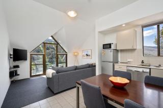 Lantern 33 - Balcony - Thredbo - 8