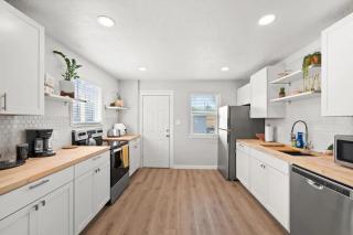 Central SLC Getaway Near Airport, Mountains & Attractions - Salt Lake City - 0