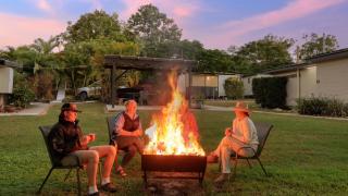 Mt Larcom Tourist Park - Mount Larcom - 1