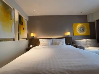 The Hotel Residences at Acqua - Manila - 0