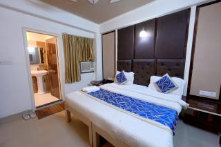 A Family Hotel Oppera Near IGI Airport - New Delhi - 2