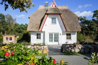 Thatched House Bodstedt by Lagoon & Sauna, cleaning included - Fuhlendorf - 0