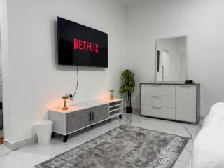 Brand new -Stylish Studio Near to Yas & Airport - Abu Dhabi - 0