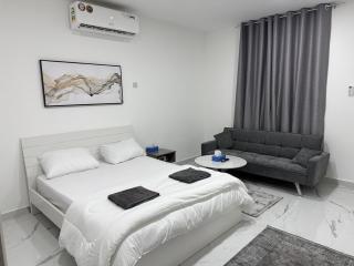 Brand new -Stylish Studio Near to Yas & Airport - Abu Dhabi - 4