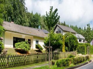 Bungalow in Feusdorf near Ski Slopes, cleaning included - Feusdorf - 4