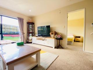 Entire house in West Auckland - Auckland - 2