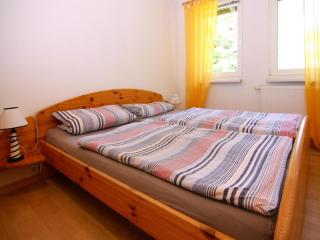 Wooden House by Lake in Zemitz with Rowboat, cleaning included - Zemitz - 6