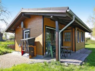 Wooden House by Lake in Zemitz with Rowboat, cleaning included - Zemitz - 9