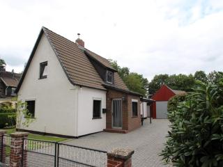 Vacation Home near Bad Bederkesa Lake, cleaning included - - 8