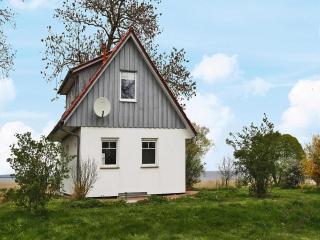 Holiday Home by Lake Kummerow, Water Sports, cleaning included - Kummerow - 2
