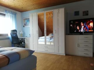 Cozy Apartment with Private Garden in Nisterau, cleaning included - - 4