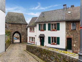 Apartment in Reifferscheid with garden, cleaning included - 9