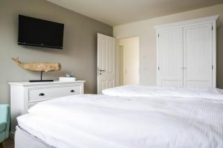Chalet by Lagoon with Sauna and Baltic Beach, cleaning included - Fuhlendorf - 1