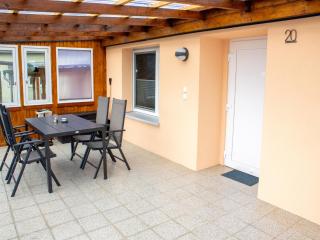 Attractive bungalow with roofed terrace, cleaning included - Blankenburg - 4