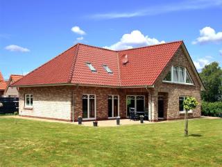 Holiday Home in Westerholt with Lake View, cleaning included - Westerholt - 0
