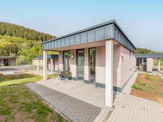 Bungalow in Eifel near Eifelsteig Trail, cleaning included - Hallschlag - 4