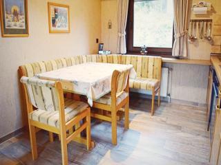 Bungalow by Hennesee Lake with Skiing Nearby, cleaning included - Meschede - 7