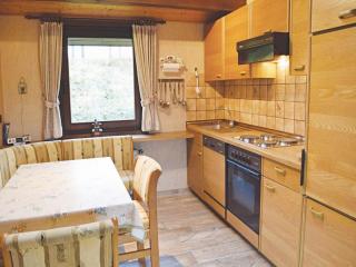 Bungalow by Hennesee Lake with Skiing Nearby, cleaning included - Meschede - 0