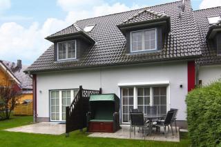 Row House in Zingst near Baltic Sea, cleaning included - Zingst - 0