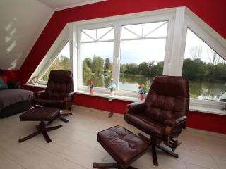 Holiday Home in Westerholt with Lake View, cleaning included - Westerholt - 6