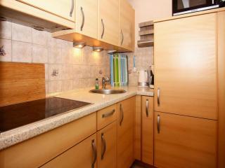 Bungalow in Warwerort near Wadden Sea Park, cleaning included - Warwerort - 2