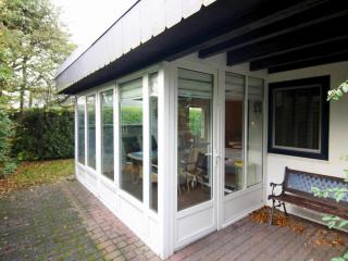 Bungalow in Warwerort near Wadden Sea Park, cleaning included - Warwerort - 0
