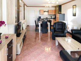 Schönes Ferienhaus mit Terrasse, cleaning included - 0