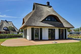 Thatched House by Lagoon with Sauna, cleaning included - Fuhlendorf - 0