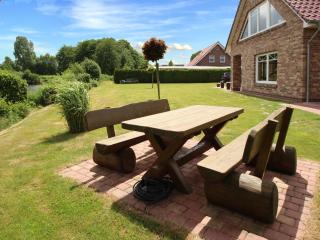 Holiday Home in Westerholt with Lake View, cleaning included - Westerholt - 5