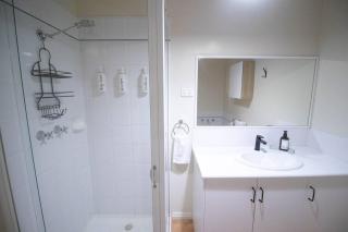 Cosmo Place - Pet Friendly With Private Yard - Ballarat - 4