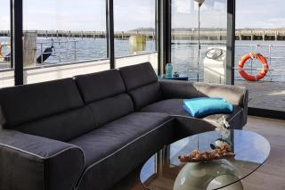 Floating Home in Ribnitz by Baltic Beaches, cleaning included - Ribnitz-Damgarten - 0