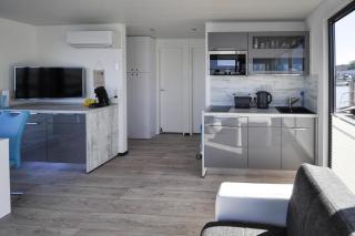 Floating Home in Ribnitz by Baltic Beaches, cleaning included - Ribnitz-Damgarten - 5