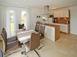 Holiday Home by Lake Neuklostersee, cleaning included - Nakensdorf - 7