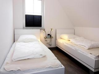 Holiday Home on Rügen near Breetzer Bodden, cleaning included - Vieregge - 2