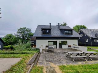 Spacious holiday home with wood-burning stove, cleaning included - Eisfeld - 2
