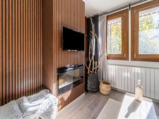 Stone Chalet near Benasque and Scenic Lake, cleaning included - Benasque - 1