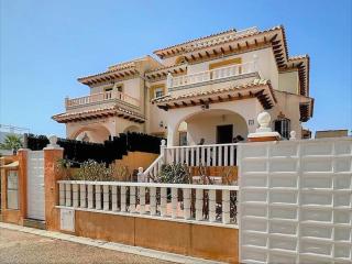 Villa in Cabo Roig near Beaches & Pool, cleaning included - Cabo Roig - 3