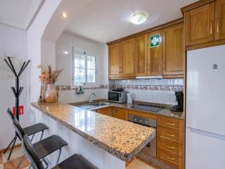 Villa in Cabo Roig near Beaches & Pool, cleaning included - Cabo Roig - 6