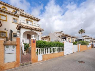 Villa in Cabo Roig near Beaches & Pool, cleaning included - Cabo Roig - 2