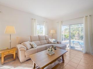 Villa in Alicante near the Beach, cleaning included - Busot - 1
