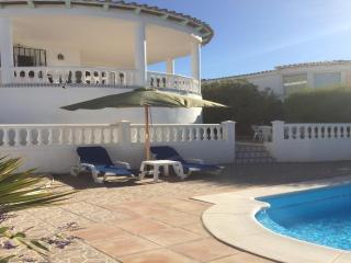 Villa in Viñuela with Private Pool & Views, cleaning included - El Cerro - 4