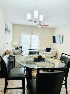 Great Location Heart of Addison in N Dallas! - Addison - 9