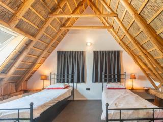 Farmhouse in Rouveen near Giethoorn, cleaning included - Rouveen - 8