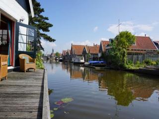 Your Frisian Canal-Side Home, cleaning included - Hindeloopen - 1