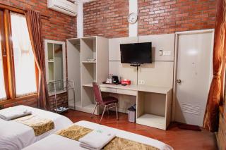 Saung Dolken Syariah Resort & Hotel - Sukaraja - 5