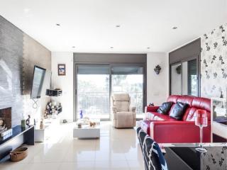 Villa in Castellar del Riu with Pool & Pyrenees, cleaning included - 0
