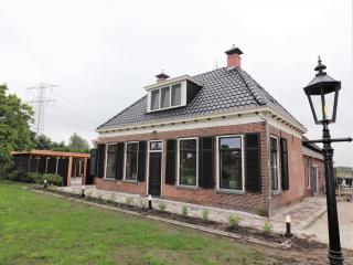 Holiday Home with bubble bath, cleaning included - Kootstertille - 9